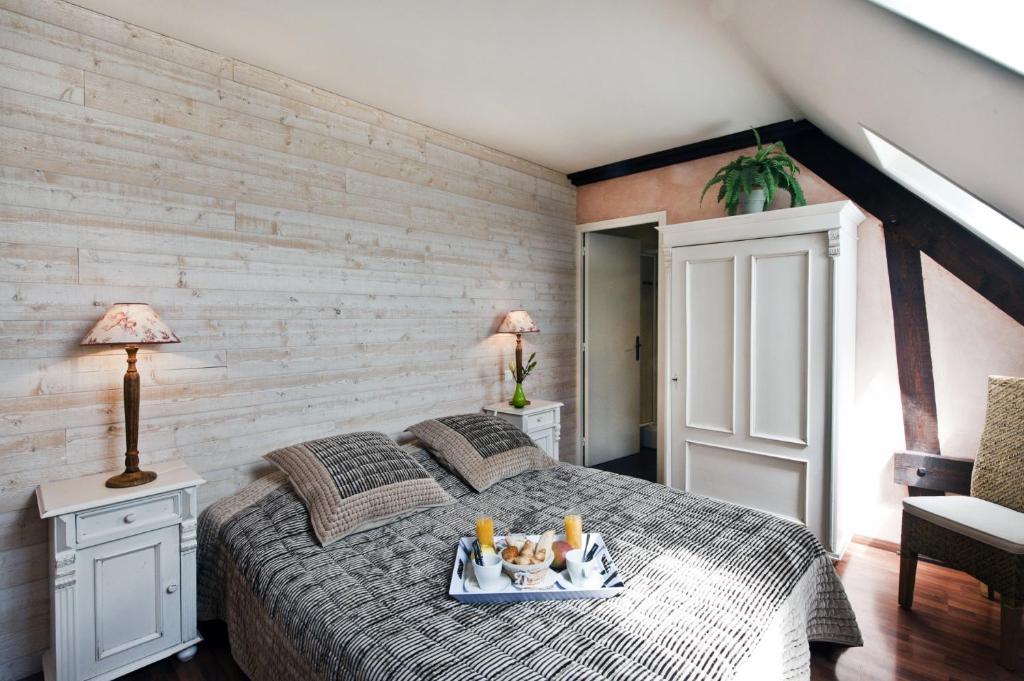 Hotel Logis Le Quai Fleuri Les Villages Voveens Habitación foto